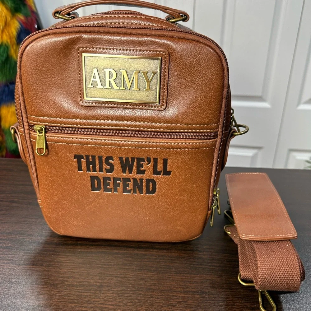 U.S. Army Faux Leather Gear Organizer Bag With Metal Plaque - Picture 15 of 15